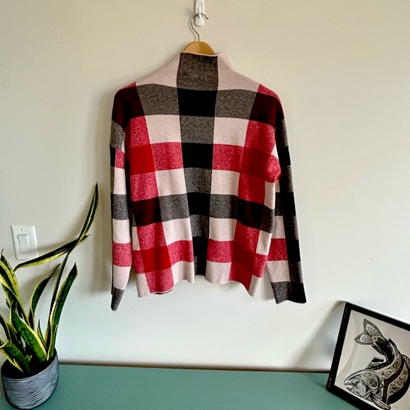 Tahari Checkered Sweater - Stretchy & Stylish - Picture 7 of 9